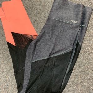 Victoria’s Secret sport mesh legging